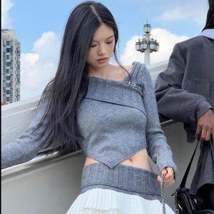 Sweet Chilling Off the Shoulder V-neck Sweater (Gray)